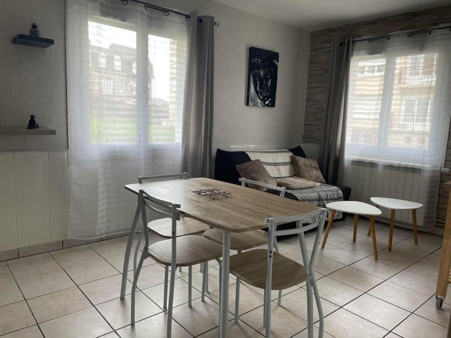 Apartmán Le Tem Au Coeur De Fécamp Exteriér fotografie
